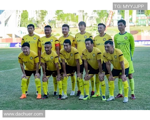 三代球星同框：从父辈到子孙，足球传承的辉煌与挑战